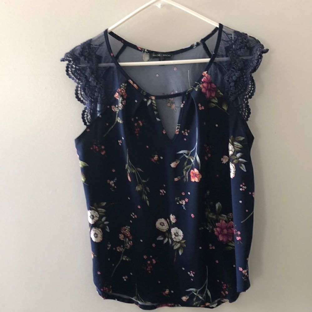 Moa Moa Floral Top size L Navy gently used